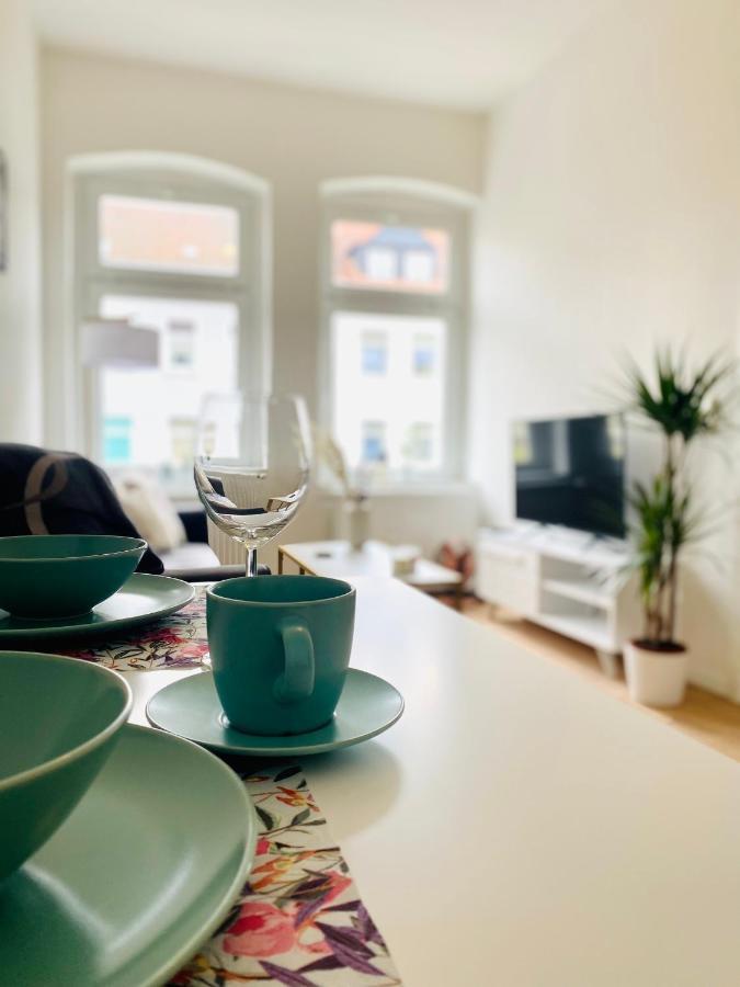 Stilvolles Apartment In Zentraler Lage - Smart-Tv, Queensize-Bett, Altbaustil, Kueche In City-Naehe Erfurt Luaran gambar