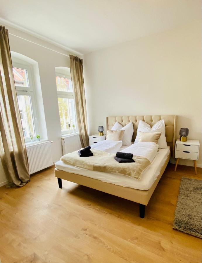 Stilvolles Apartment In Zentraler Lage - Smart-Tv, Queensize-Bett, Altbaustil, Kueche In City-Naehe Erfurt Luaran gambar