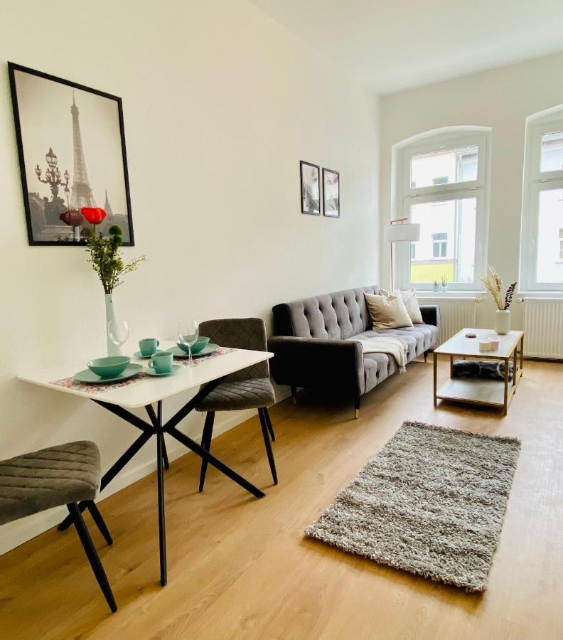 Stilvolles Apartment In Zentraler Lage - Smart-Tv, Queensize-Bett, Altbaustil, Kueche In City-Naehe Erfurt Luaran gambar