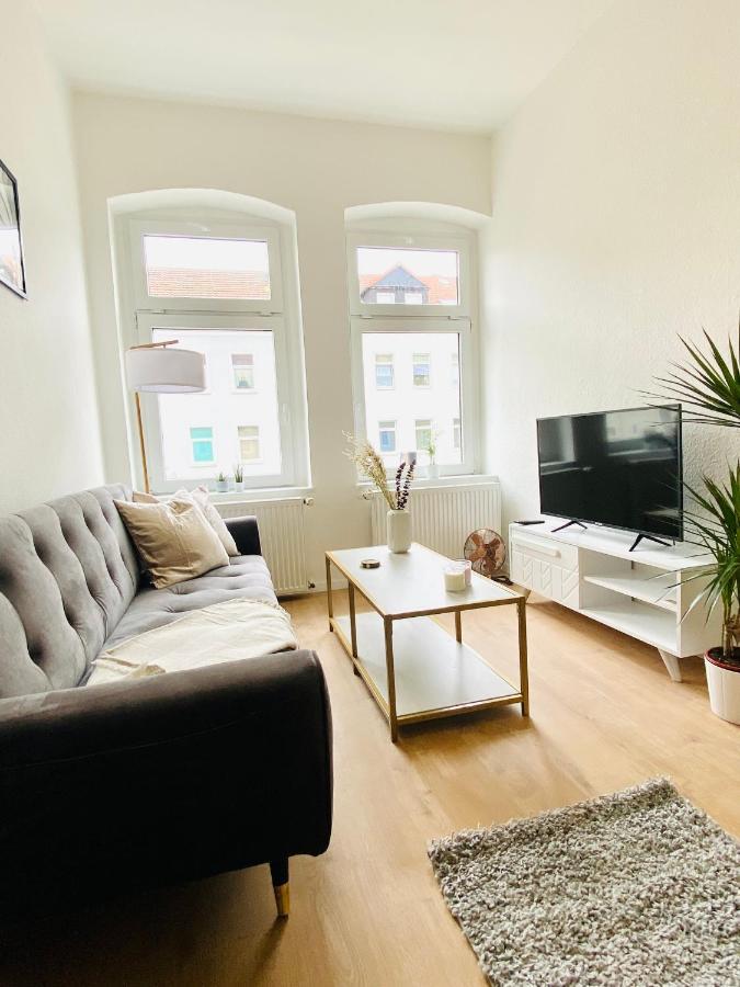 Stilvolles Apartment In Zentraler Lage - Smart-Tv, Queensize-Bett, Altbaustil, Kueche In City-Naehe Erfurt Luaran gambar