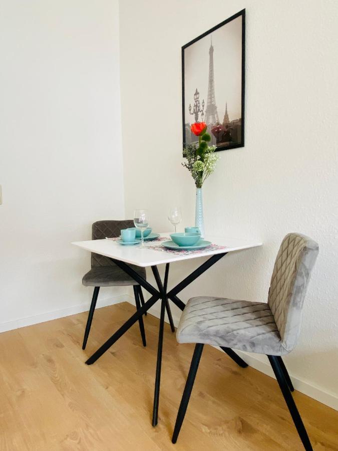 Stilvolles Apartment In Zentraler Lage - Smart-Tv, Queensize-Bett, Altbaustil, Kueche In City-Naehe Erfurt Luaran gambar