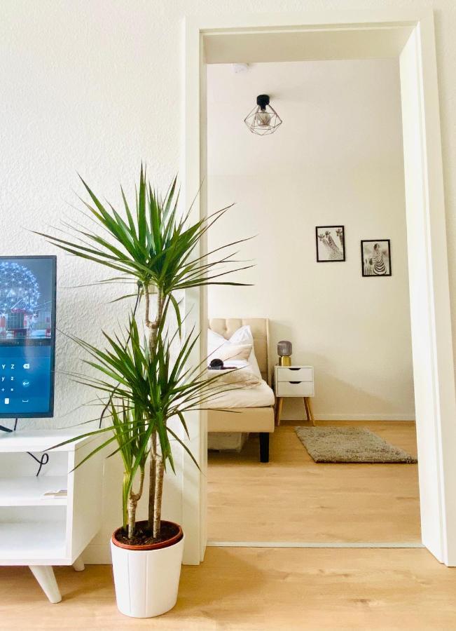 Stilvolles Apartment In Zentraler Lage - Smart-Tv, Queensize-Bett, Altbaustil, Kueche In City-Naehe Erfurt Luaran gambar